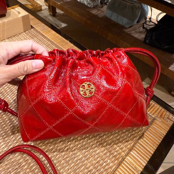 Best Price‼️Tory Burch Willa E/W Drawstring Bag 175743 Berry $500 - Picture 4 of 11